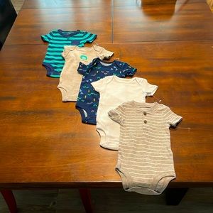Simple Joy onsies 5 pack for boys 0-3 months